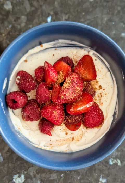 dessert fromage blanc fraises framboises sucre muscovado