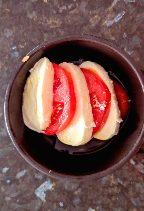 entree tomates mozzarella huile olive vinaigre cidre fleur sel